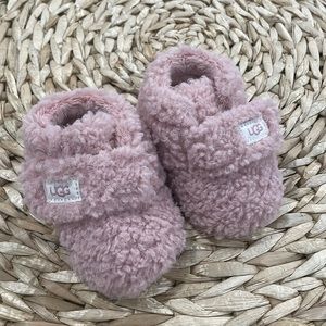 Ugh shearling slippers baby pink